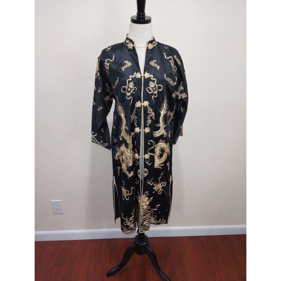 Vintage 1960's  Golden Deer 100% Silk Embroidered Chinese Dragon Robe ~ M - Picture 1 of 10